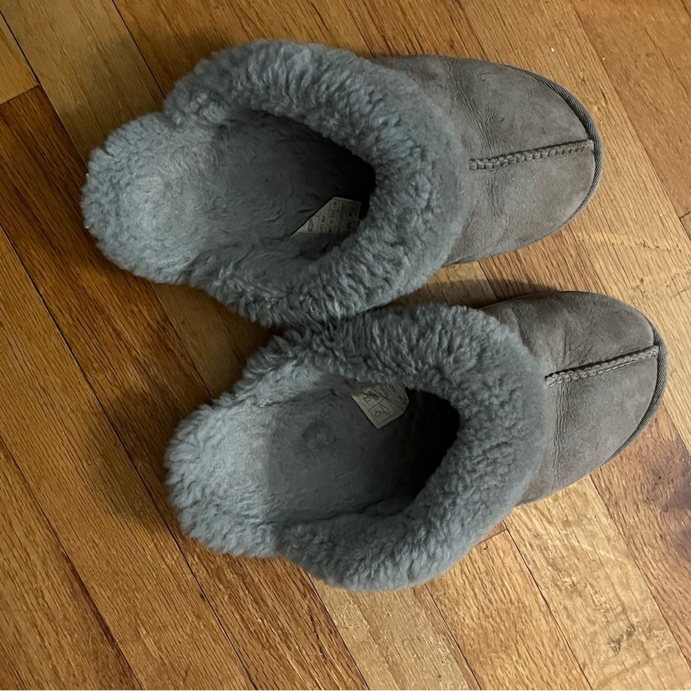 UGG® Coquette Shearling Lined Slipper (Women) USED shipped with original box